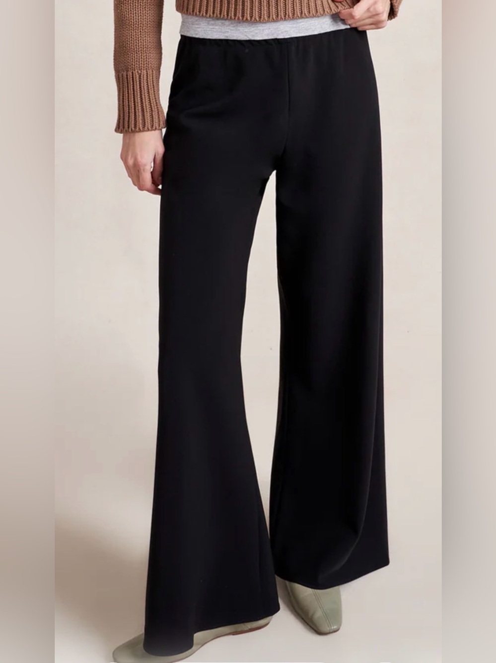 La Ligne Colby Pant, Black Crepe, M
New and never worn! Open to offers!